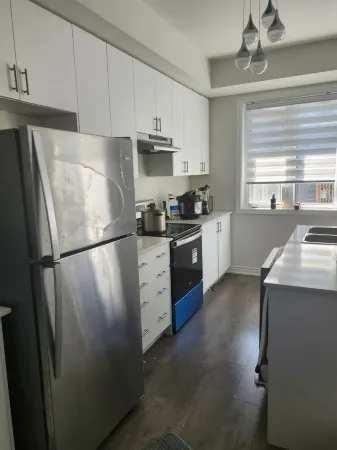 Brand new 3 bedrooms at Harmony road Отели рядом со станцией Oshawa Via Rail Station