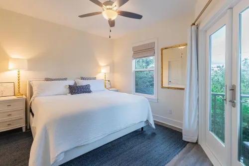 Cheeks on the Beach - 30% Discount for Fall Stays!