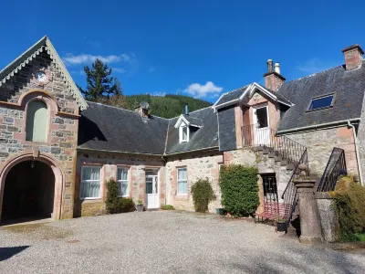 Aigas holiday cottages Pond View Các khách sạn gần The Old School Beauly