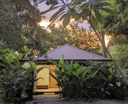 Casa Khoisan - Cozy Romantic Jungle Casita with Ocean Views Near Santa Teresa