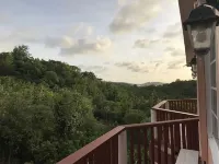 Panoramic view top floor apartment 10mins from Castries and Rodney Bay