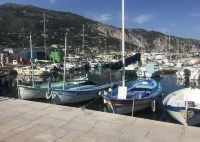 Bel Appartement Moderne : vue Mer, Menton Garavan