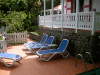 Flamboyant Cottage - Spectacular View & Pool