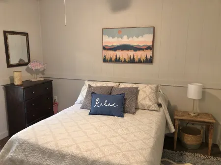 Jocasee Landing Lake Cottage - 1 mi from boat ramp!