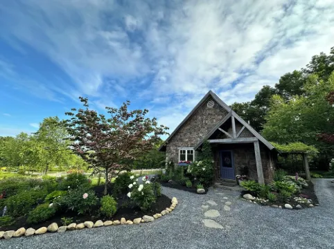 Beautiful 13 acre Property on Sheepscot River w/ 2 Bedroom Cottage & Air Stream