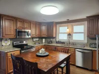 Charming 3-bedroom cottage with AC, WiFi in serene Walnut Cove.