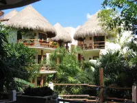 Three Story Luxury Penthouse w/ Private Rooftop Jacuzzi