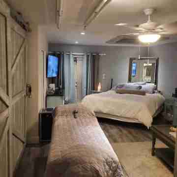 Luxury Zen 2Bd Great Reviews Pool 1Mile to All & Beacheson MY Other Profile) Rooms