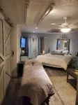 Oasis! Has Great Reviews! Pool, Bocce Court, Close to It All!