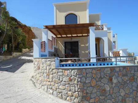 Beautiful, comfortable villa with swimming pool and superb views.