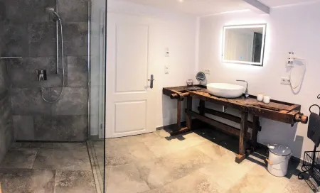 Romantic, Historic Half-Timbered House from 1623 - Stove & Infrared Sauna