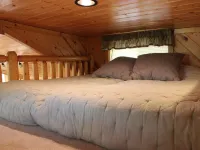 "Shore Thing", Cozy Lake Cumberland Cabin - Hot Tub, Fire Pit, Minutes from Lake Hotels in Wayne County