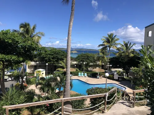 Walking distance to the Gorgeous Sapphire Beach!