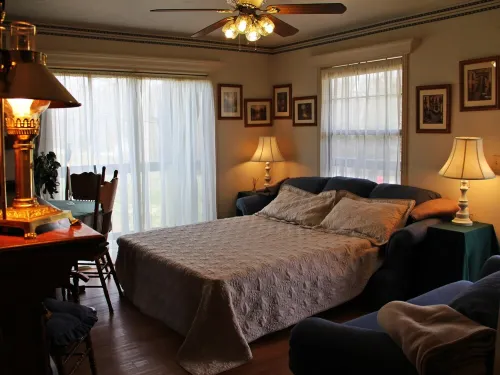 Beaver Lake Rent Cabin  Lg Covered Deck Room~Firepit~Quiet~Private~7Mi Rogers AR