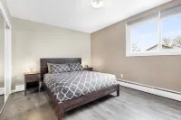 New Modern Condo | Steps from Rogers Place and Macewan University!