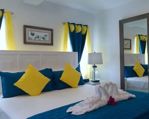 Breathtaking views 5min from the beach! Hotels in Old Road