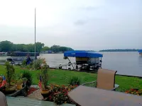This is a VACATION spot with a million dollar view! Hotels in Fox Lake