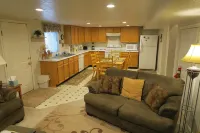 Largest Ski Home In Sandy. Minutes from Resorts