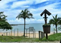 Peracanga / Bacutia Beach Block, Guarapari, 2 Bedrooms, Garage, super fast Wi-Fi Hotel in zona Praia da Bacutia