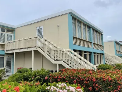 Sapphire Beach; St Thomas USVI; Sleep 4; STEPS FROM BEACH Отели в г. 