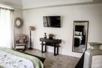 La Coterie Villa -Charming 3-bedroom villa with WiFi, AC in enjoyable Lowlands Hotels in Lowlands