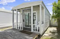 St. Pete Tiny House: Safe, close to beaches, downtown!