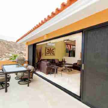 Newly Remodeled Villa In Pedregal 3  master suites over 3000 sq. ft. Others