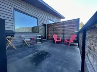 Comfortable lodging close to Whitewater & town