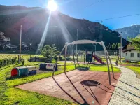 Vacation apartment with panoramic views of the Swiss mountains - Swimmingpools