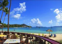 NEW! Remodeled studio just Steps from Beach, Pool, and Restaurants! Hotels in Frydendal