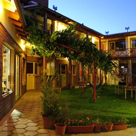 La Tosca Hostel Отели в г. Вьедма
