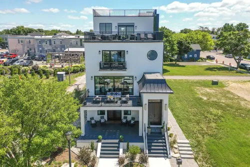 Downtown Ludington Modern Condo w/ Great Views! - Boutique