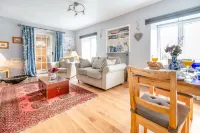 Cabbage Hall Cottage Hotels in Wetherby