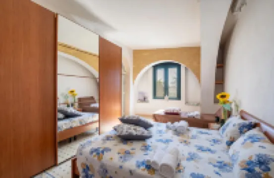 豪華別墅中的特里託尼公寓共享泳池