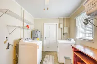 6 Mi to Legoland: Retreat w/ Pool & Fenced Yard - Uima-altaat