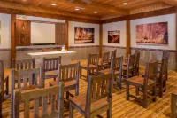 Thunderbird Lodge