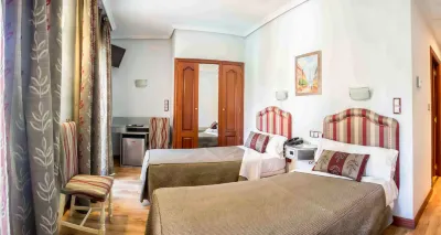 فندق تيبور Hotels near البلدة القديمةذ