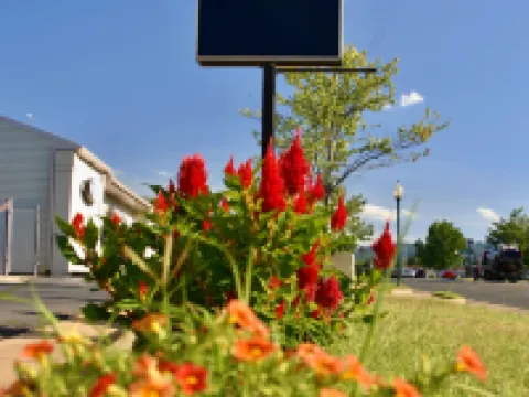 Relax Inn Front Royal Hotels in Warren County