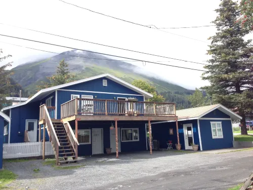 Sea Treasures Inn Hotels in Seward
