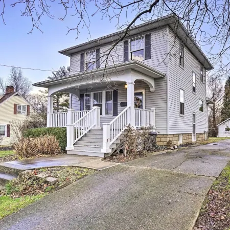 Charming and Family-Friendly Zanesville Home!