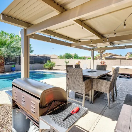 Backyard Oasis: Updated San Tan Valley Escape