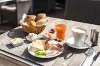 Hotel Das Kleine Glück - Adults Only - breakfast