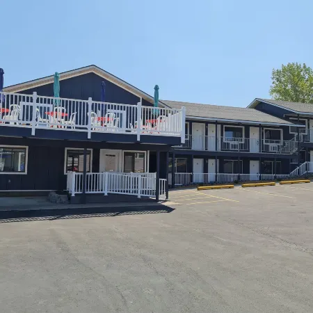 Bayside Inn