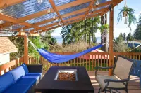 Unique Camano Cabin w/ Mountain + Water Views - Beach
