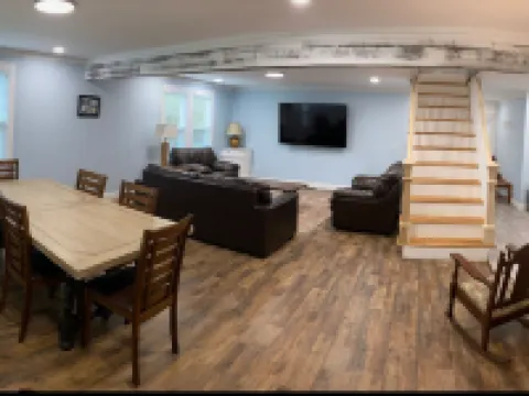 1st Class Rentals the Thurman Munson House Hotels in Hartwick