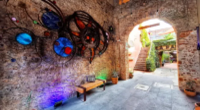 Hotel El Descanso Barrio del Artista