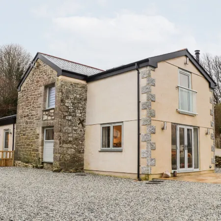 La Petit Maison Hotels in Saint Columb