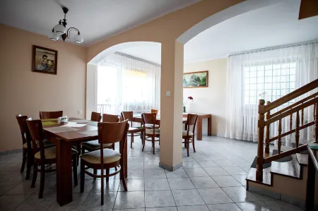 Villa Centrum Młodości Отели рядом с достопримечательностью «Augustow Canal»