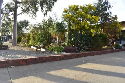Riviana Motel