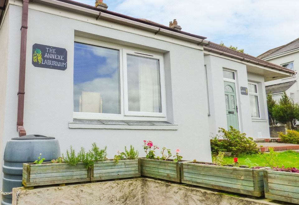 The Annexe, Laburnum - Housity